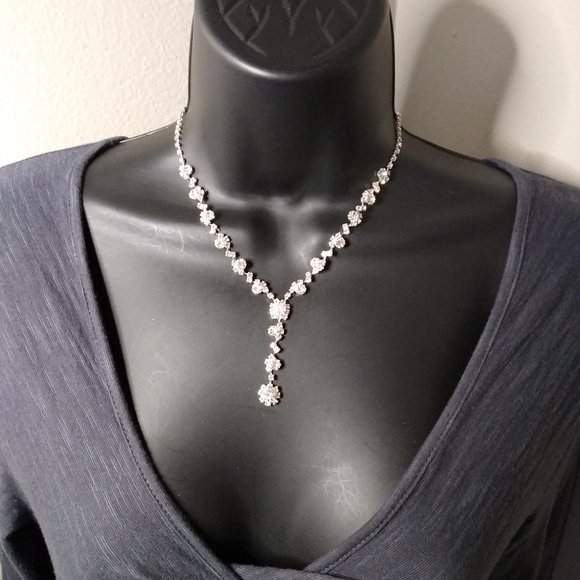 Decorative Y Shaped Necklace Adjustable 16 To 20 Inches - Picture 3 of 14